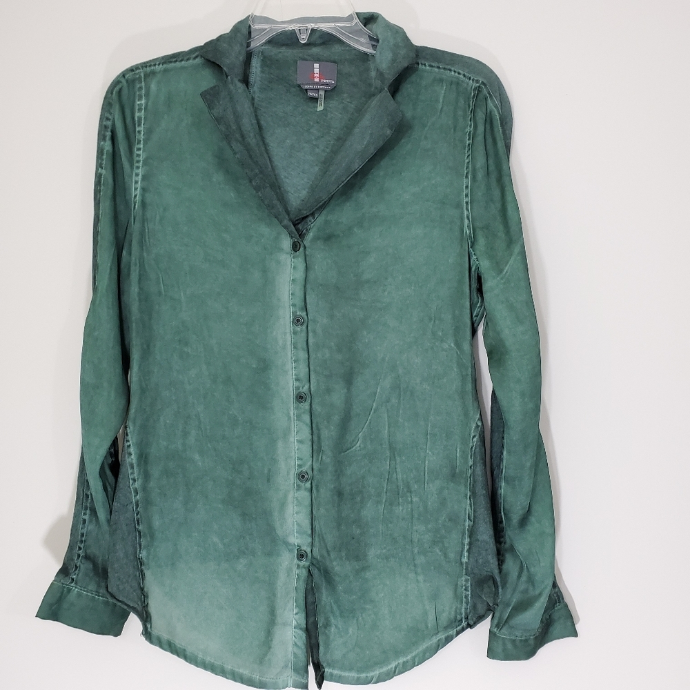 Jeans by Buffalo  Green long sleeved shirt, PS